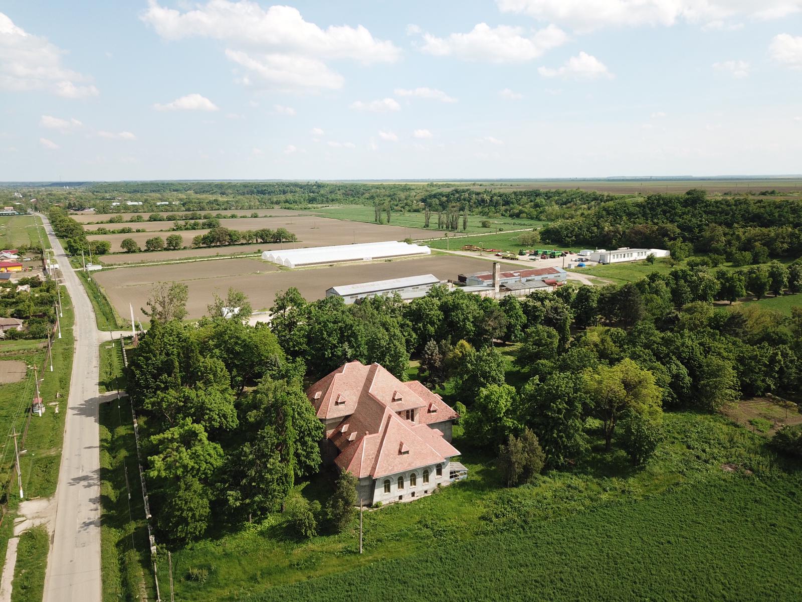 Compania intra in sectorul agricol
